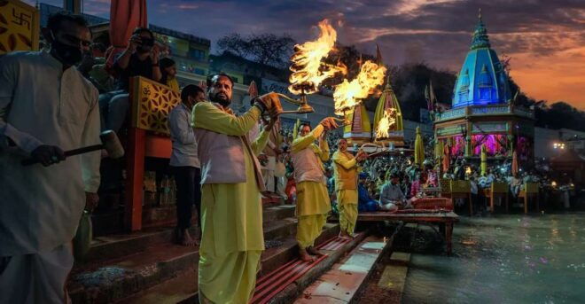 From Delhi : Rishikesh and Haridwar Day Tour - Explore Haridwars Ghats and Temples