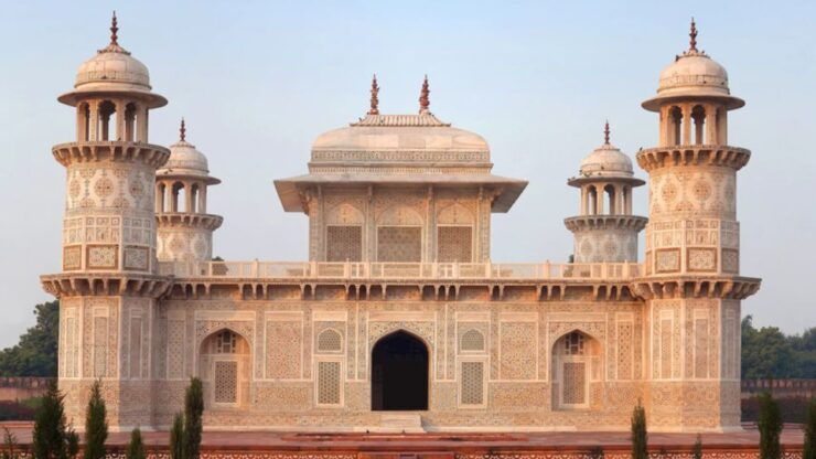 From Delhi:-Same Day Agra Tour by Superfast Train. - Tour Experience
