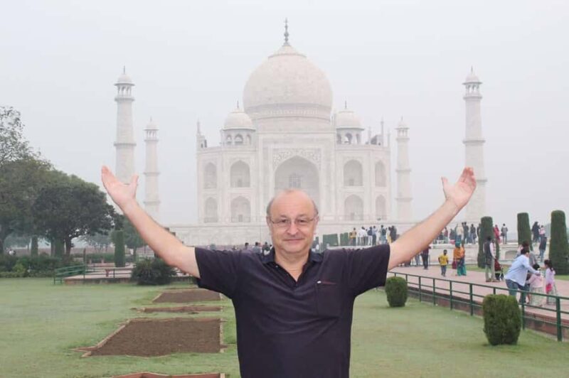 From Delhi: Same Day Taj Mahal Tour by Gatimaan Train - The Journey Begins: From Delhi to Agra by Gatimaan Express