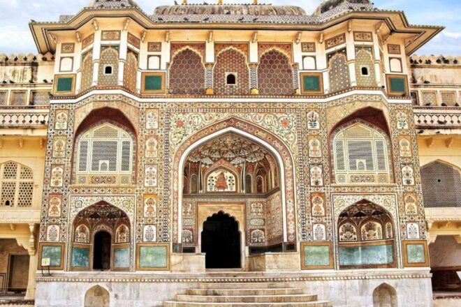 From Delhi: Smooth Transfer to Jaipur - Distance and Duration