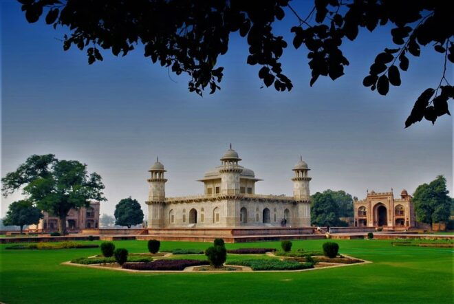 From Delhi: Taj Mahal & Agra City Tour By Gatiman Train - Experience Highlights