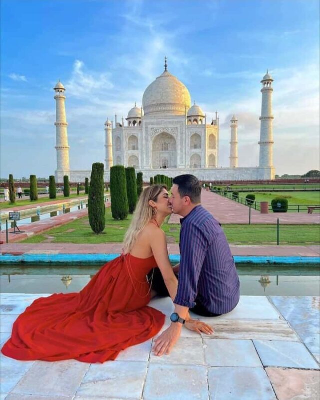 From Delhi: Taj Mahal & Agra City Tour  Couple Special - The Taj Mahal: A Romantic Icon