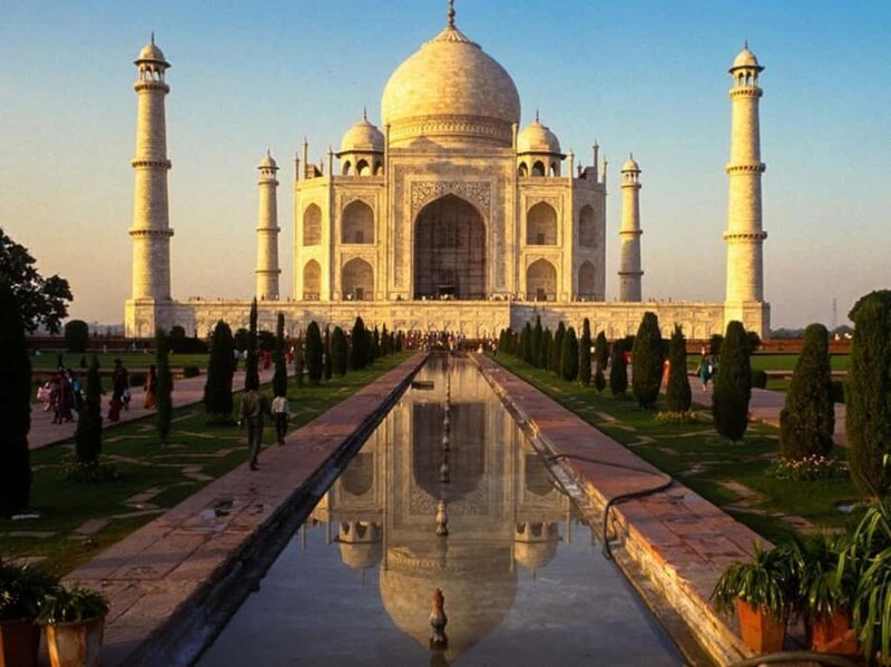From Delhi :Taj Mahal & Agra fort tour by gatiman train - Cultural Flavor: Lunch and Shopping