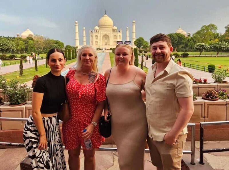 From Delhi: Taj Mahal & Agra Private Day Tour with 5* Meal - Discovering the Taj Mahal in Peace and Style