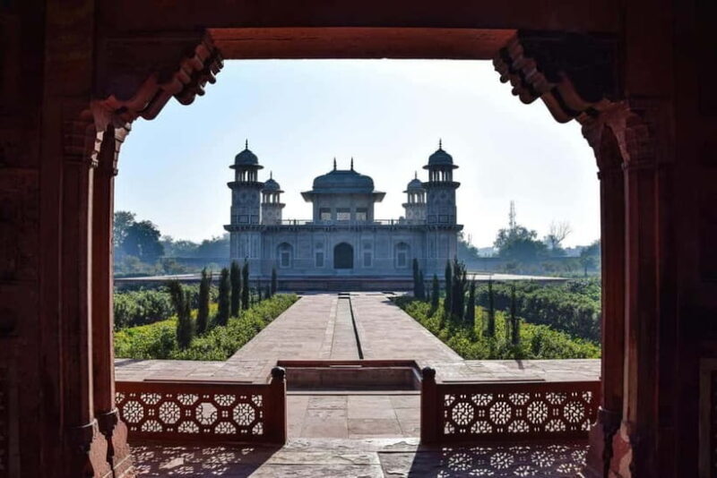 From Delhi: Taj Mahal & Agra Tour & Elephant SOS & 5*Lunch - Who Should Consider This Tour?