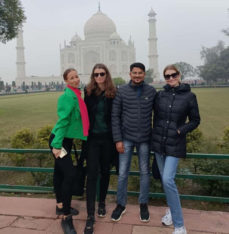 From Delhi: Taj Mahal & Agra With Fatehpur Sikri Day Tour - The Experience in Detail