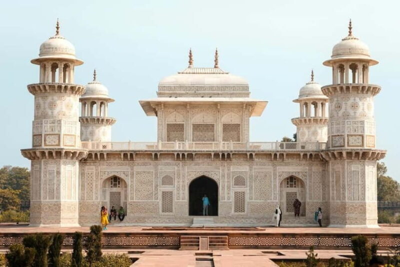 From Delhi: Taj Mahal, Baby Taj, Agra Fort with Female Guide - FAQs