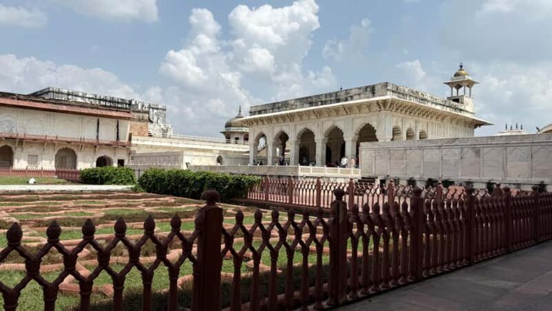 From Delhi: Taj Mahal Signature Day Tour by Private Car - Transport and Comfort