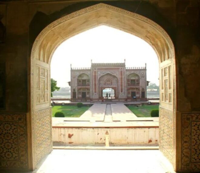 From Delhi: Taj Mahal Sunrise & Agra Tour - By Car - Select Participants and Date