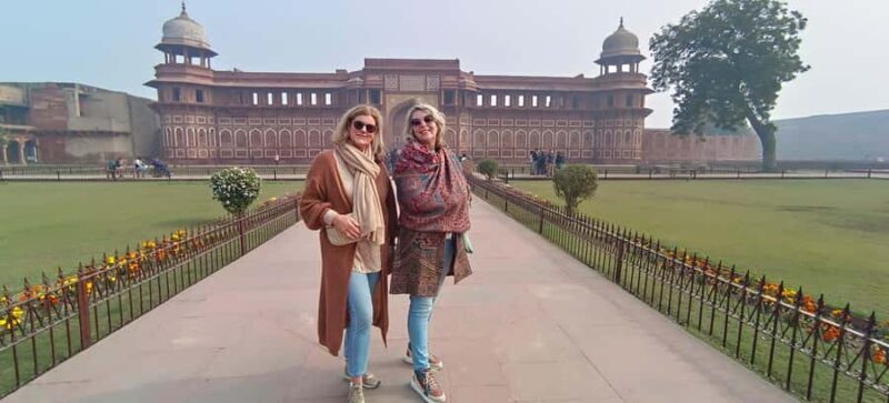 From Delhi: Taj Mahal Tour By Gatimaan Train with 5* Lunch - Shopping and Free Time