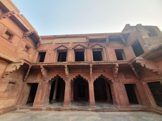 From Delhi: Taj Mahal Tour With Professional Photographer - Additional Information for Tourists