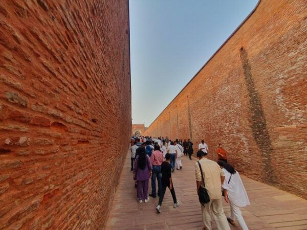 From Delhi: Taj Mahal Tour With Professional Photographer - Frequently Asked Questions