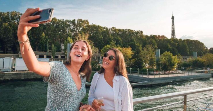 From Disneyland® Paris - Lunch at the Eiffel Tower & Cruise - Itinerary