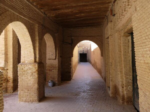 From Djerba: 2-Day Tour of Tozeur and Mountain Oasis - Troglodyte Villages and Hidden Gems