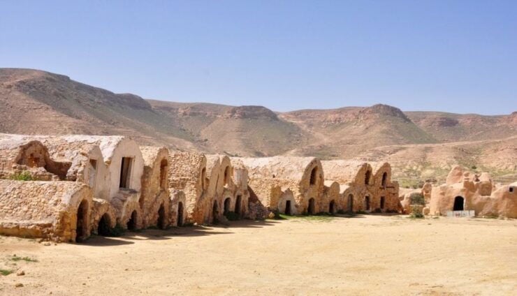 From Djerba: Full-Day Ksar Ghilane Sahara and Oasis Tour - Tour Experience