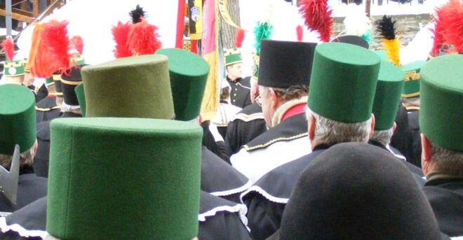 From Dresden: Christmassy Day Trip to the Ore Mountains - Common Questions