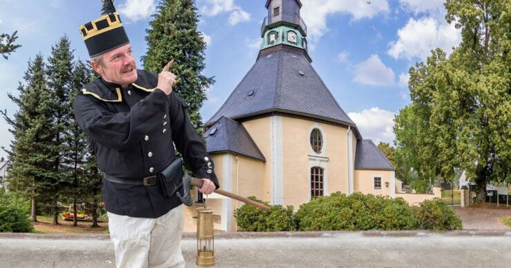From Dresden: Guided Day Tour by Bus of Seiffen Toy Village - Experience Highlights