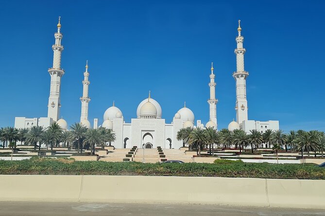From Dubai: Emirates Palace Hi-Tea With Sheikh Zayed Mosque Visit - Explore the Magnificent Sheikh Zayed Mosque