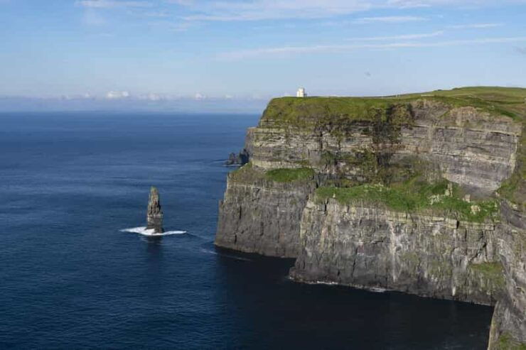 From Dublin: Galway + Cliffs of Moher Boat Cruise in Spanish - Itinerary Highlights