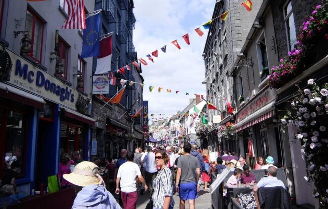From Dublin: Galway + Cliffs of Moher Boat Cruise in Spanish - Return Journey