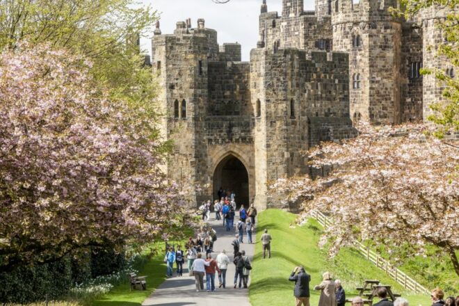 From Edinburgh: Alnwick Castle and Scottish Borders Day Tour - Additional Information