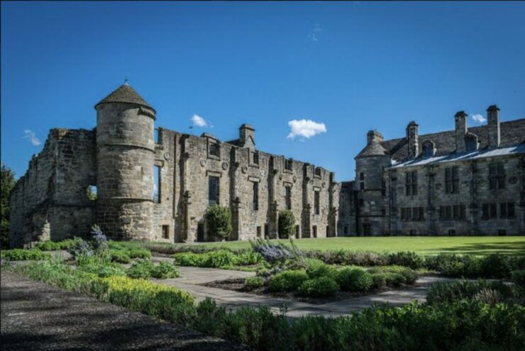 From Edinburgh: Mary Queen of Scots Day Tour in Luxury MPV - Tour Details