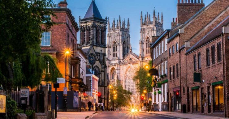 From Edinburgh: The Best of Northern England 5-Day Tour - Tour Duration and Guide Information