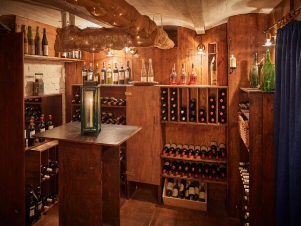 From Eigelstein to Nippes: City Tour and Wine Hike - Transportation Options