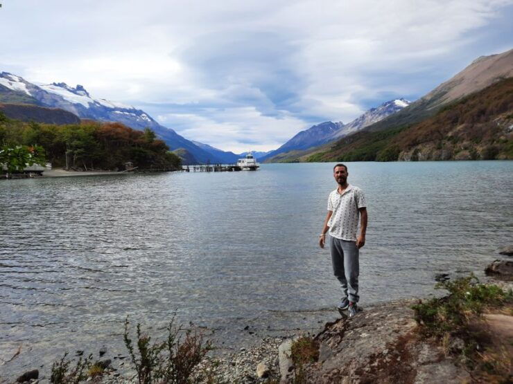 From El Chalten: Desert Lake Boat Trip and Glacier Trek - Experience Highlights