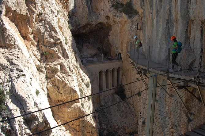 From El Chorro: Caminito Del Rey - Inclusions