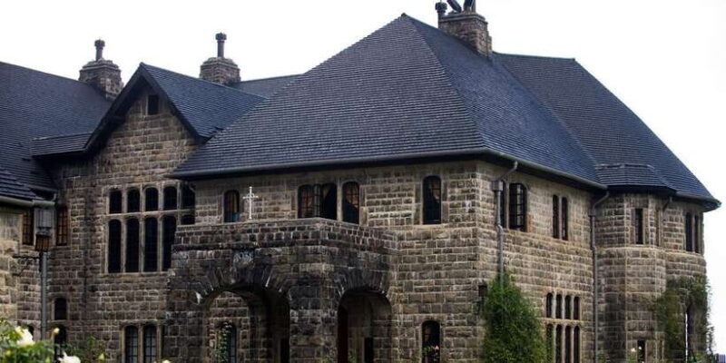 From Ella or Bandarawela: Adisham Hall Senic Train Journey - Good To Know