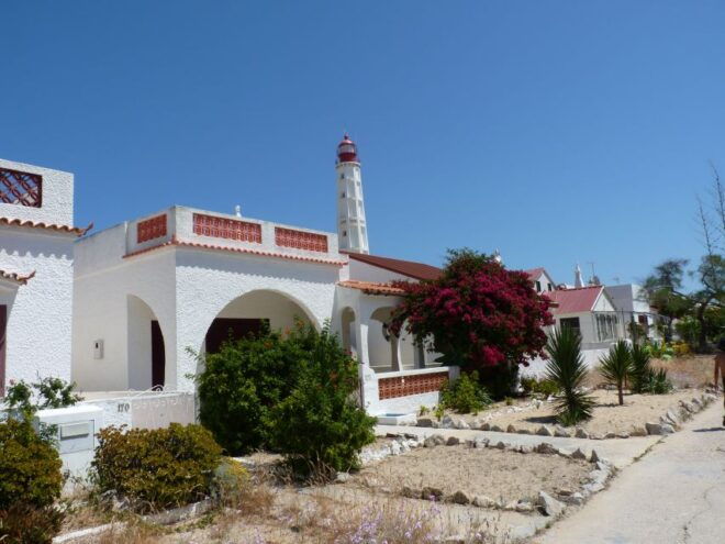 From Faro: 4 Stops, 3 Islands in Ria Formosa Catamaran Tour - Selecting Participants and Date, Meeting Point, and Reviews