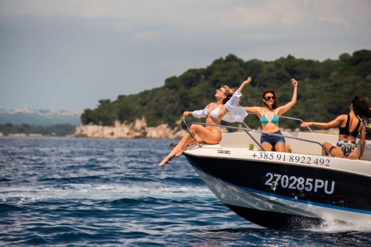 From Fazana: Dolphin watching and snorkeling in Blue Cave - FAQs