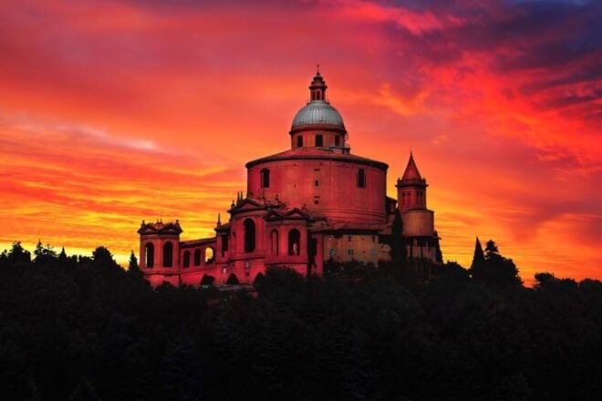 From Florence: Bologna Private Day Tour With Lunch - Highlights