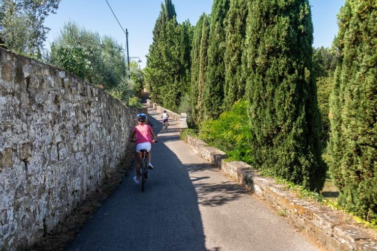 From Florence: Half-Day Taste of Tuscany Bike Tour - Tour Duration and Guide Availability
