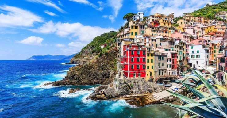 From Florence: Round Trip Transfer to Cinque Terre - Booking Details