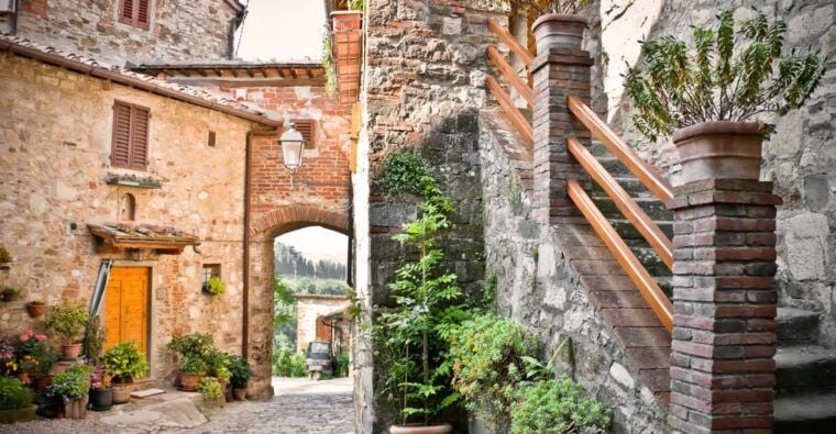 From Florence: Siena, San Gimignano & Chianti - Transportation & Group Size