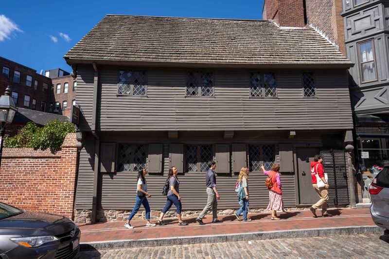 From Food to Freedom Trail Tour in Boston - From the North End to Faneuil Hall and downtown
