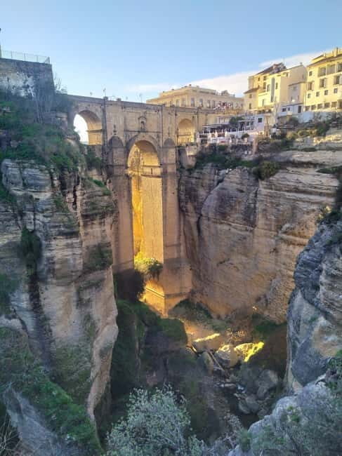From Fuengirola: Ronda and Setenil de las Bodegas Day Trip - Guided Tour of Ronda: A Closer Look at a Historic Town