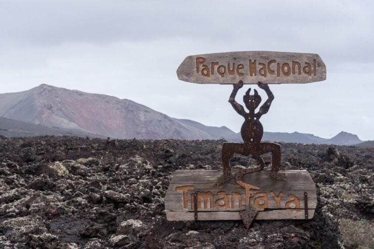 From Fuerteventura: Lanzarote Volcano and Wine Region Tour - Activity Details