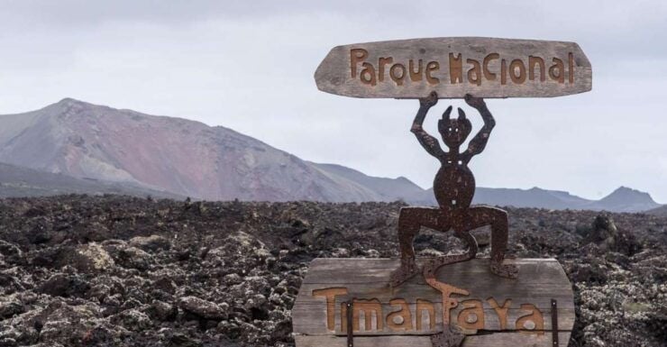 From Fuerteventura: Lanzarote Volcano and Wine Region Tour - Highlights