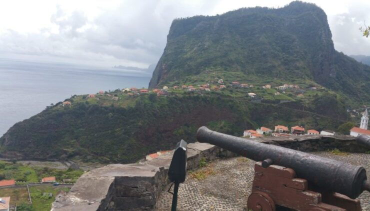 From Funchal: Santana and Pico Do Areeiro East Island Tour - Tour Duration and Language Options