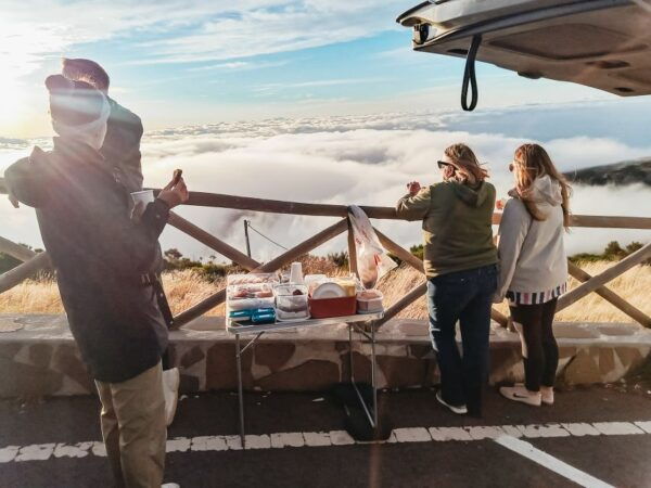From Funchal: Sunrise at Pico Do Arieiro With Breakfast - Multilingual Tour Guide