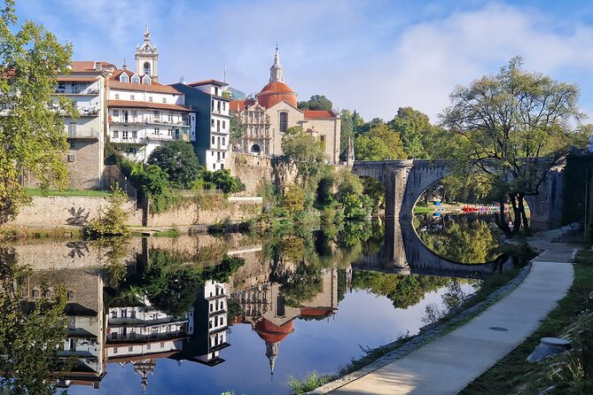 From Gaia Tour to Douro Valley With Boat Wine Tasting and Lunch - The Sum Up
