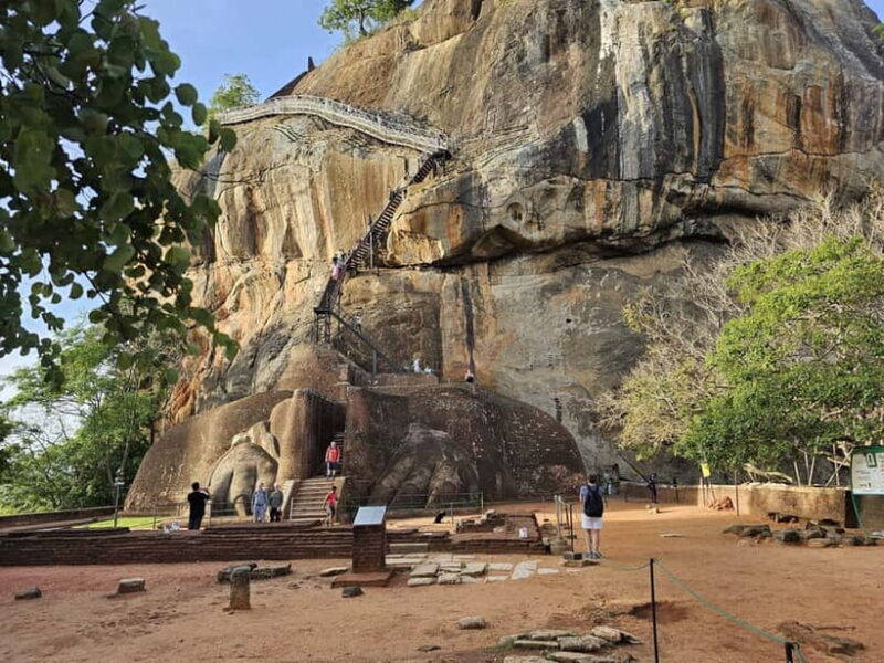 From Galle: Sigiriya Rock Fortress, Dambulla Cave & Safari - The Journey Begins: From Galle to Sigiriya
