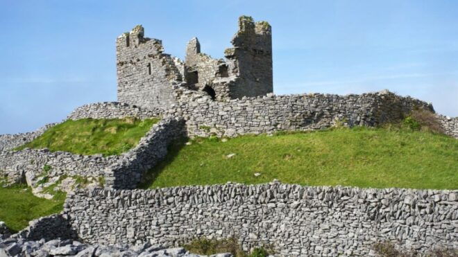 From Galway: Day Trip to Inisheer With Bike or Tractor Tour - Tea/Coffee & Scones Experience