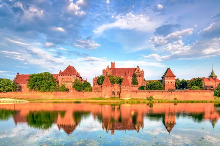 From Gdansk: 6-Hour Malbork Castle Tour - Multilingual Driver and Skip-the-Line