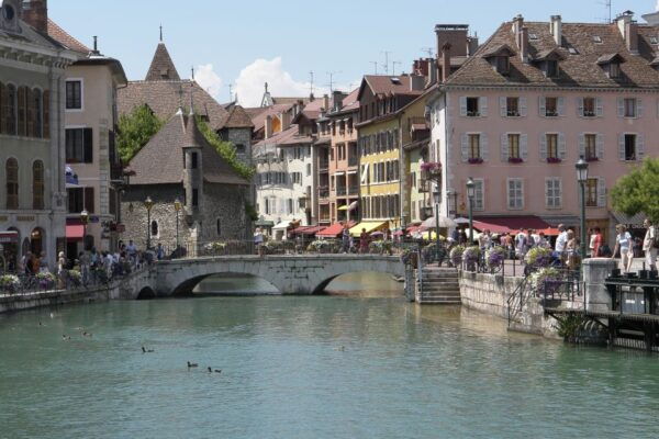 From Geneva: Annecy Half-Day Trip - Location and Things to Do