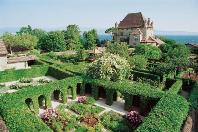 From Geneva: Half-Day Guided Excursion to Yvoire ( PRIVATE ) - Highlights and Activities