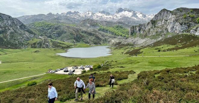 From Gijón or Oviedo: Covadonga Lakes & Sanctuary and Cangas - Experience Highlights